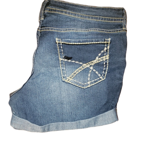 A.N.A. Jean Shorts - Picture 2 of 6